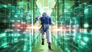 Astronaut kümmert sich um die firewall